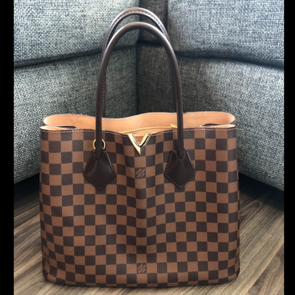Louis Vuitton Damier Ebene Kensington Handbag